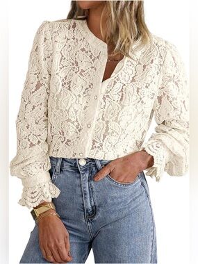 #43 Pretty Garden Lace Button-Front Long-Sleeve Top in Cream